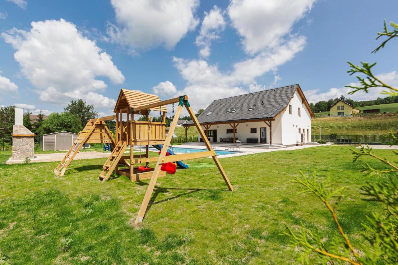 Holiday House Adam Prosecne Ngoại thất bức ảnh